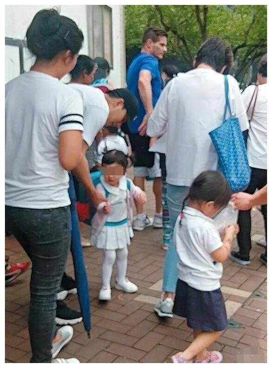 刘恺威女儿小糯米正面照曝光,高颜值遗传了妈妈杨幂的基因