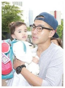 ​刘恺威女儿小糯米正面照曝光，高颜值遗传了妈妈杨幂的基因