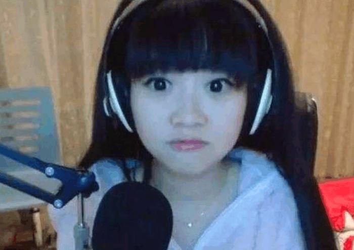 冯提莫真实身份曝光, 怪不得王思聪不要她, 网友: 隐藏太深