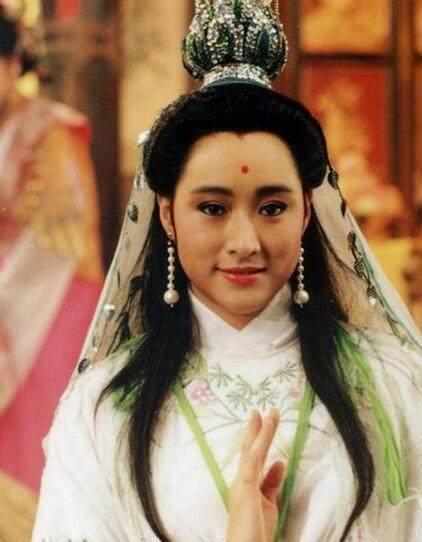 盘点娱乐圈扮演过观音菩萨的十大女星: 第一张最经典