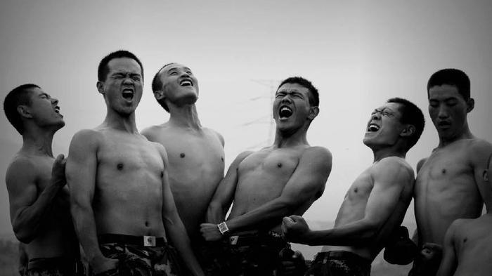 真正男子汉教官现状：王威光荣退役，而他在维和任务时不幸去世！