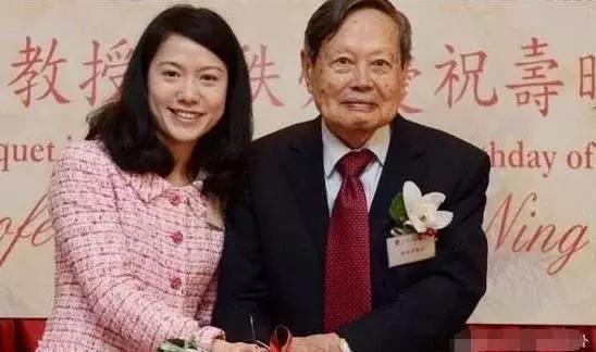 95岁杨振宁仅给41岁妻子翁帆留下一套房，娶她原来另有隐情