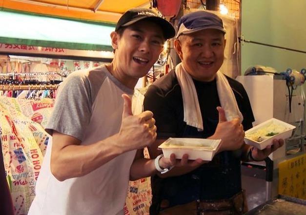 早已身价上亿的林志颖,却有一个摆地摊的哥哥