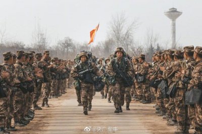 ​出征！战略支援部队新兵首次野营拉练