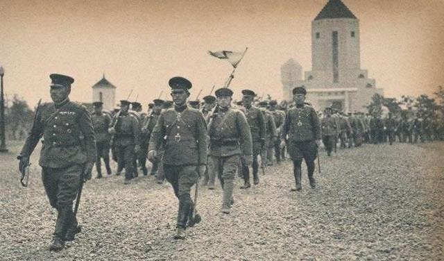 臭名昭著的“东陵大盗”孙殿英，曾与日军血战，受全国赞扬