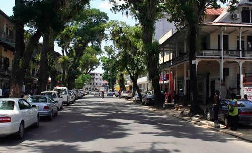 亲近中国的南美小国,不仅过春节,还把客家话作为国家的法定语言