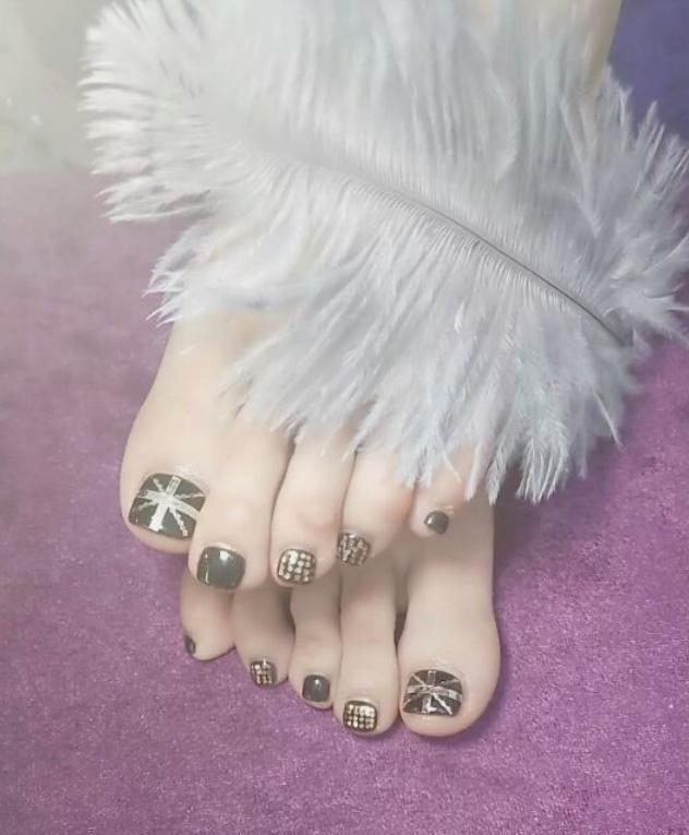 特显脚白的几款美足，让脚美人更美，你pick哪一款