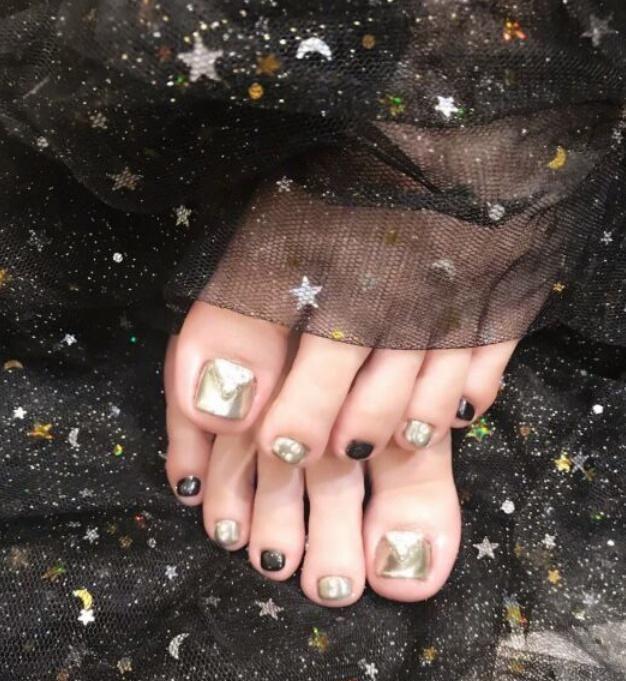 特显脚白的几款美足，让脚美人更美，你pick哪一款