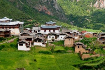 ​这儿有无法形容的景致，奇异独特，扎尕那欢迎你