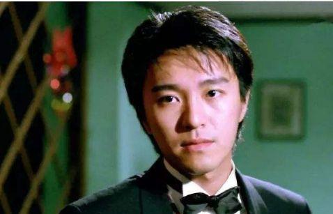 星爷近照难掩沧桑,57岁至今未婚,身价60亿