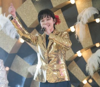 ​张娜拉新剧剧照：近40岁颜值仍像个少女，穿韩服的样子好美！