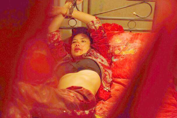 花光黎明1.5亿抚养费,乐基儿为生计接大尺度戏码,剧照太辣眼睛