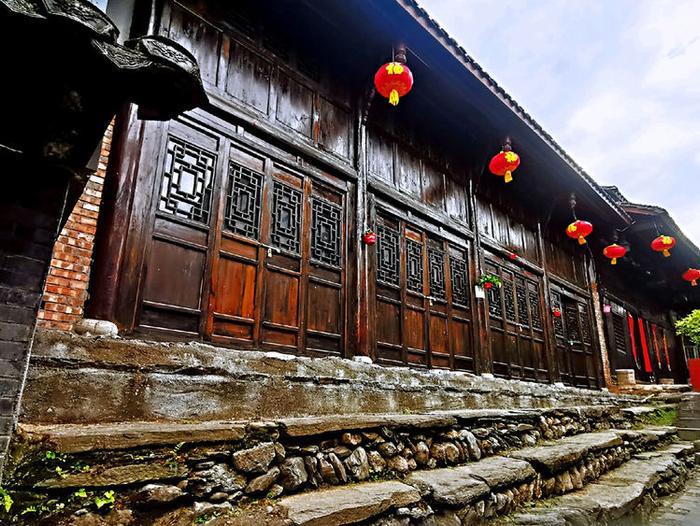 陕西安康一个水乡古镇,如同一幅水墨画卷,景色不输江南