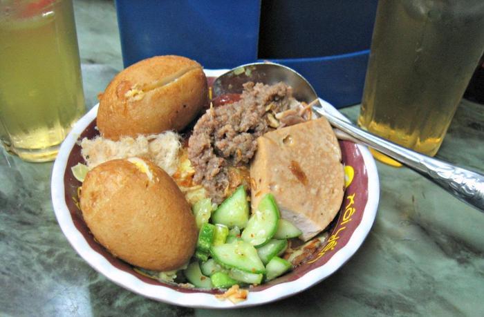 越南人爱“吃”的4道特色菜，有些我们都不敢吃，大脚鸡越南特有