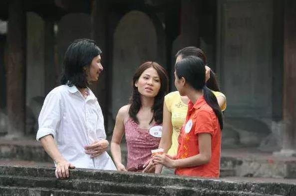 镜头下的越南女孩,长的漂亮,但是脸部有一个特点,你发现没有?