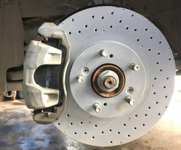 ​刹车锅磨出槽了可以再用吗