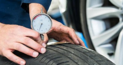 ​汽车四个轮胎胎压相差多少正常