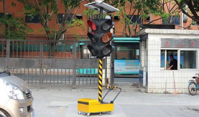 ​临时红绿灯怎么看