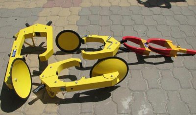 ​车被锁了自己撬开违法吗