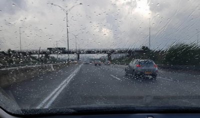 ​车窗有雾气开内循环还是外循环