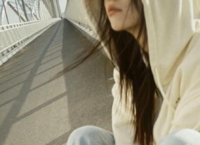 ​三角关系主动退出的女人