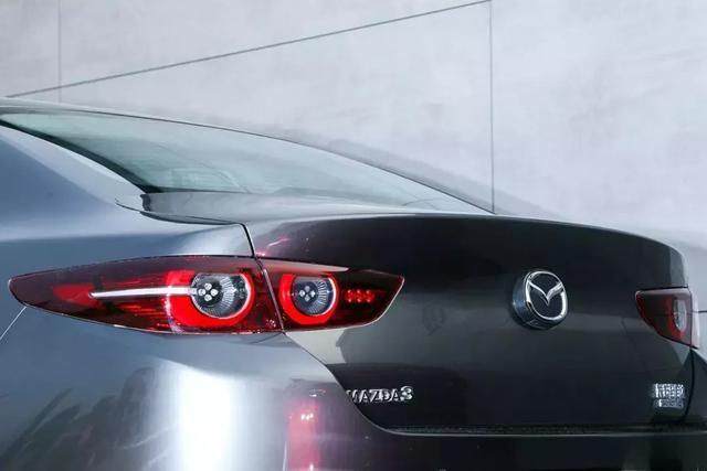 评测新款马自达3，11.59万起值不值得入手？-