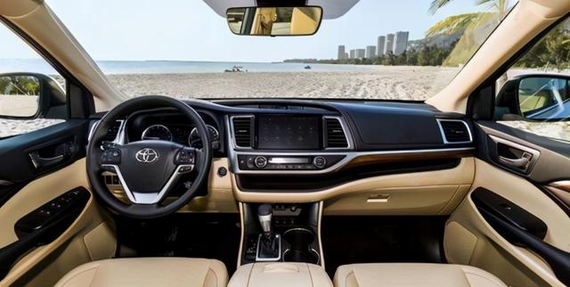 都说丰田汉兰达保值,14年2.7L排量的顶配二手还值多少钱?-