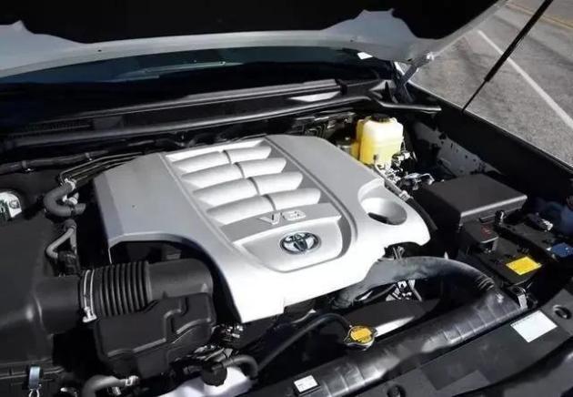 丰田兰德酷路泽5700多少钱？油耗表现如何，一个月油费需要多少钱-