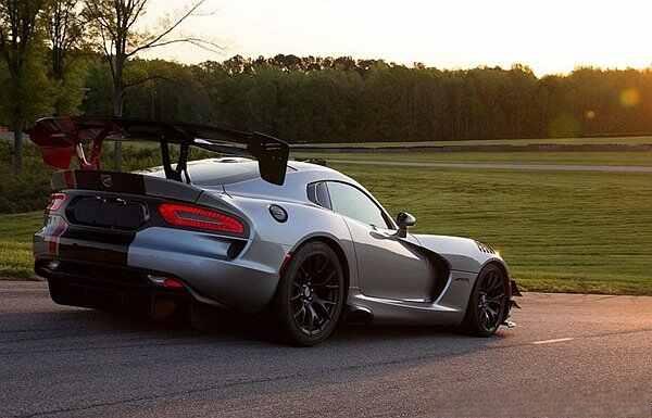 道奇蝰蛇汽车价格是多少?道奇蝰蛇国内多少钱-