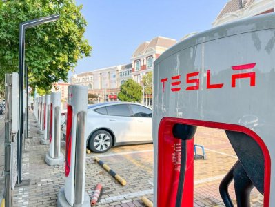 ​电车遭遇“充电刺客”？有车企最高每小时加收384元_ZAKER新闻