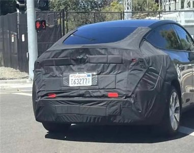 ​续航或突破800km 新款特斯拉Model Y谍照_ZAKER新闻