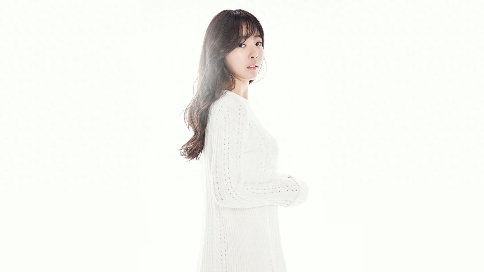 《绅士》mv 女主 裴涩琪 桌面壁纸