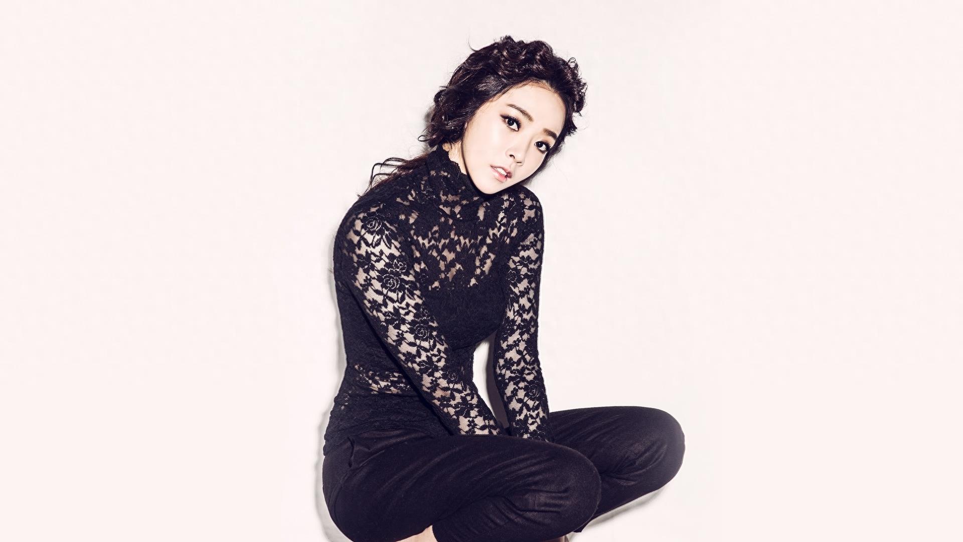 《绅士》mv 女主 裴涩琪 桌面壁纸