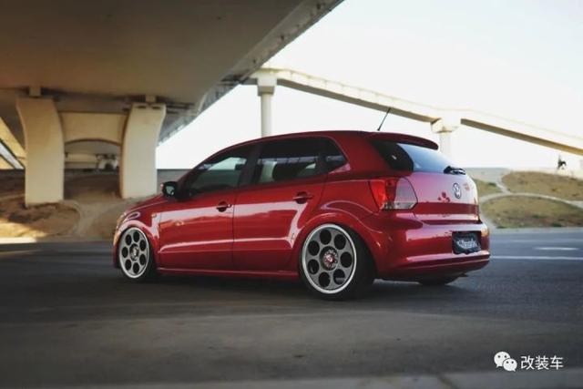大众POLO才是年轻人触手可及的改装车？轻改也能营造复古姿态-