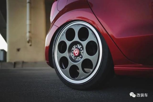 大众POLO才是年轻人触手可及的改装车？轻改也能营造复古姿态-