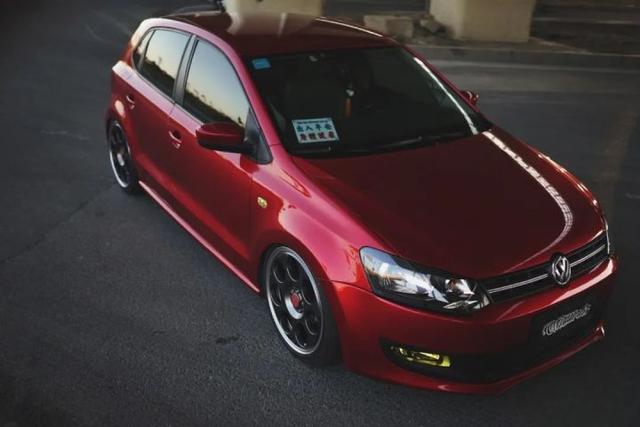 大众POLO才是年轻人触手可及的改装车？轻改也能营造复古姿态-