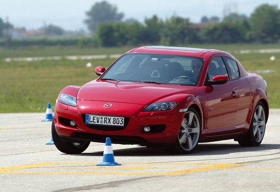 电影《变形金刚》1-4中分别出现了哪些型号的汽车?-