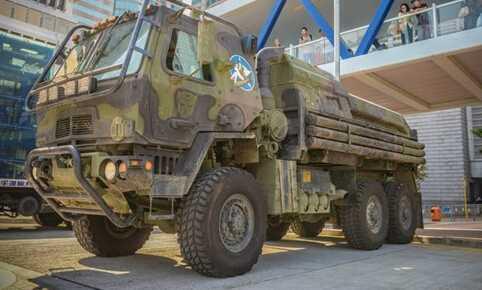 电影《变形金刚》1-4中分别出现了哪些型号的汽车?-