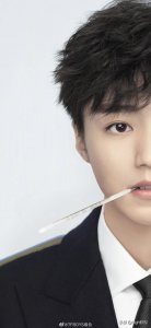 ​TFBOYS六周年倒计时最新照片曝光，上演制服诱惑，粉丝：太帅了