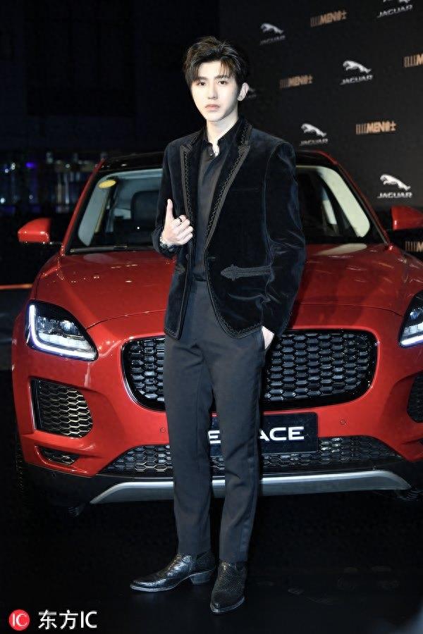 蔡徐坤ELLEMEN盛典生图来了 精致帅气贵族范儿