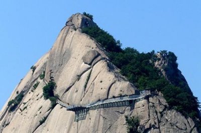 ​辽宁丹东凤凰山玻璃栈道，你去过吗？