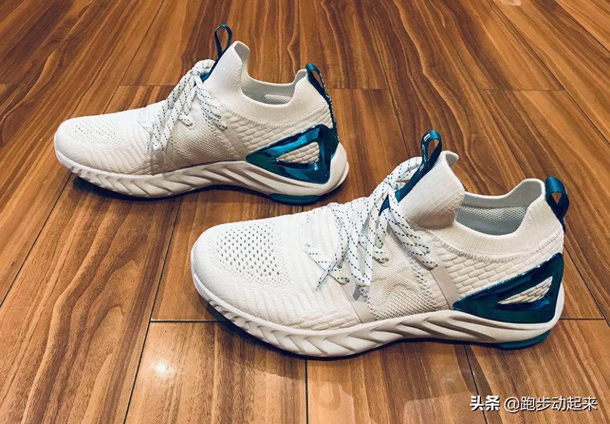 匹克太极跑鞋,还有一双值得期待的马拉松顶级碳板轻量竞速跑鞋