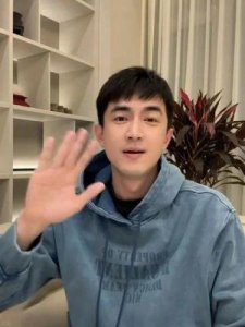 ​林更新复读博：追梦校园生活与粉丝互动