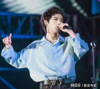 ​同为音乐界宠儿，蔡徐坤被视为大众情人，而华晨宇则由红转黑