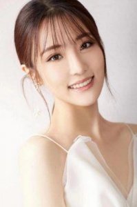 ​张可盈凭借两部剧竞争金鹰奖最佳女配角，实力不容小觑！