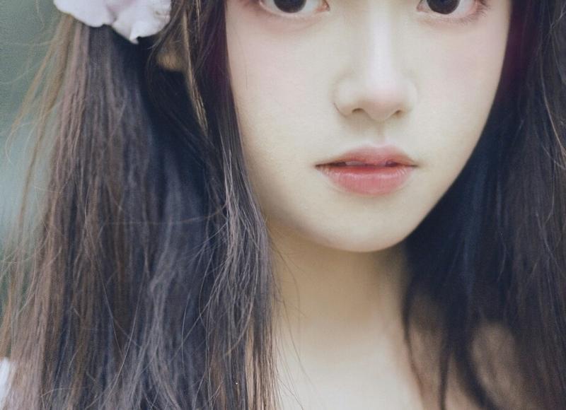 为什么女孩喜欢自画像 女性自画像的典型姿势是什么 为什么女孩喜欢自画像 女性自画像的典型姿势是什么