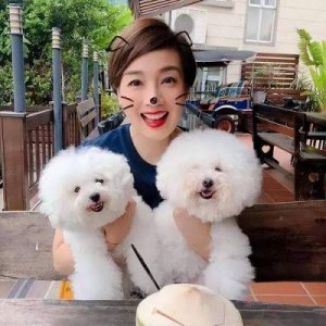 ​近况曝光：TVB视后在内地逛街被偶遇，穿着朴素，素颜皮肤零瑕疵