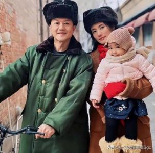 ​李亚鹏的岳父比他年长五岁，却看起来比他还年轻！还乐呵呵地帮忙带娃呢！