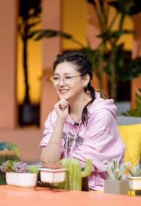 ​贾静雯支持大S，却遭群嘲！马筱梅表现出色，被誉为现代版甄嬛