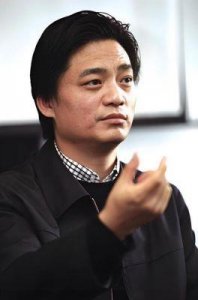 ​崔永元与周立波对骂揭秘：名嘴恩怨背后的故事